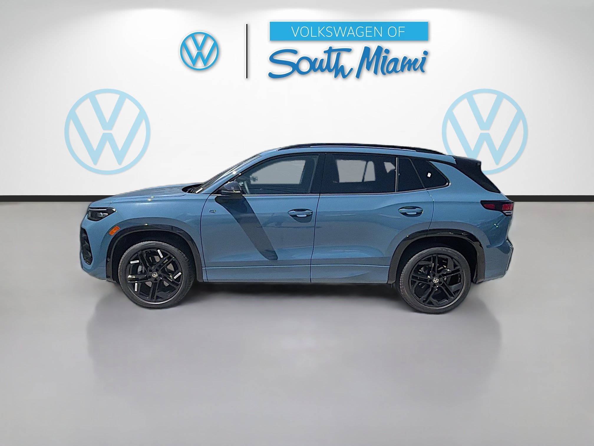 New 2026 Blue Volkswagen SE R-Line Black image 4