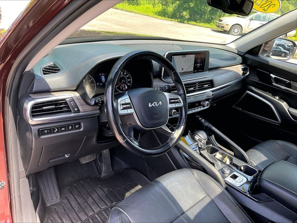 Used 2022 Purple Kia EX image 8