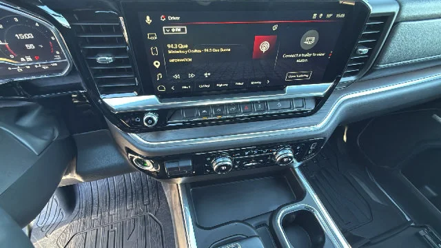 2025 GMC Sierra 1500 SLT - Photo 15