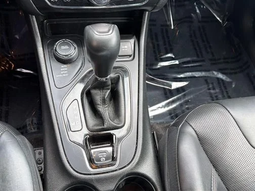 Used 2019 White Jeep Limited image 16