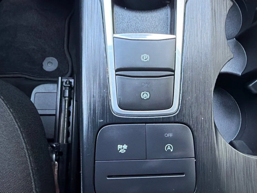 Used 2023 Agate Black Metallic Ford Active image 21