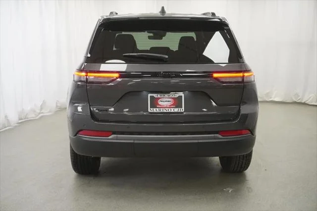 New 2026 Baltic Gray Metallic Clear-Coat Exterior Paint Jeep Laredo image 10