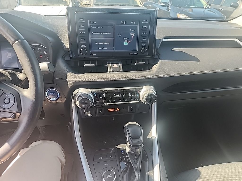 Used 2021  Toyota XLE image 24