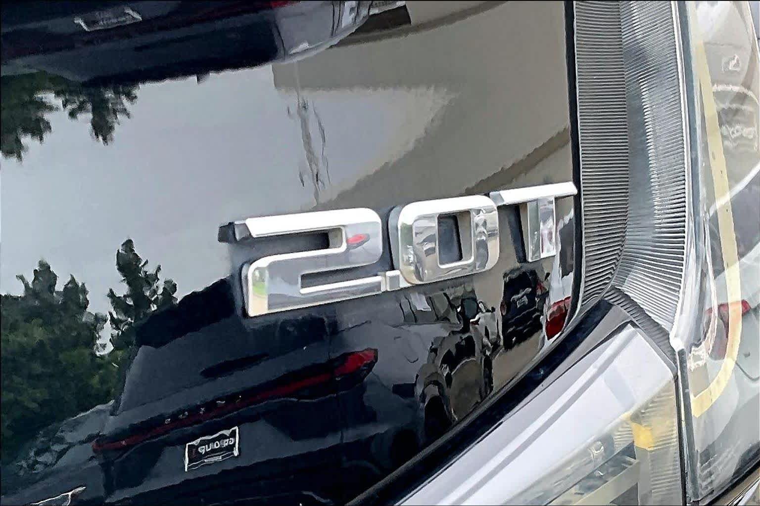 Used 2019 Stellar Black Metallic Cadillac FWD Sport image 9