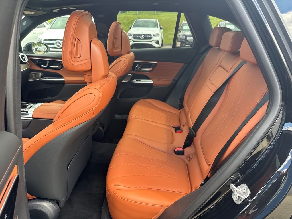 New 2026 Obsidian Black Metallic Mercedes-Benz GLC 300 image 25