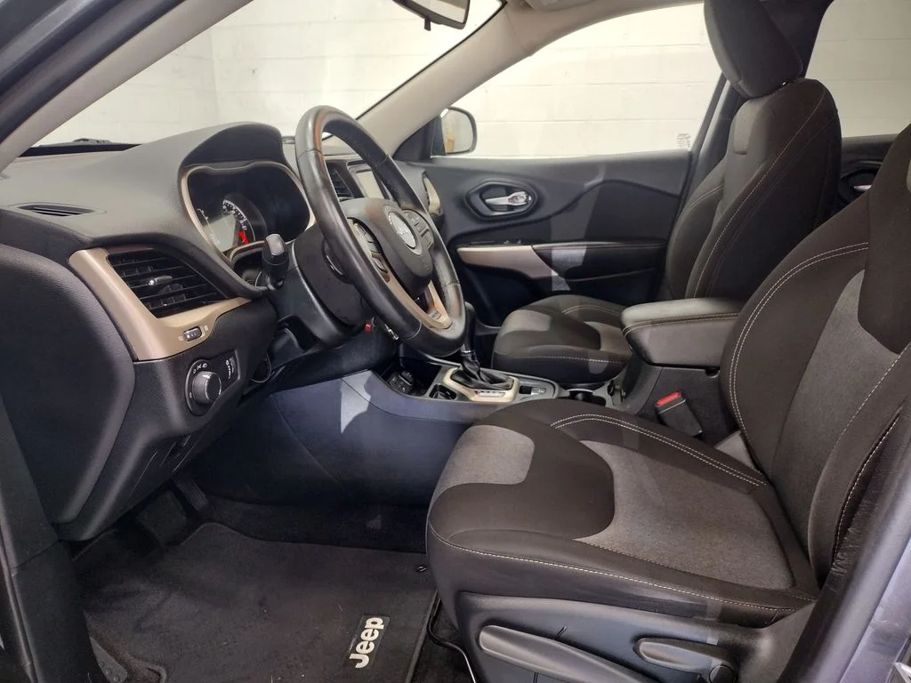 Used 2017 Gray Jeep Sport image 18