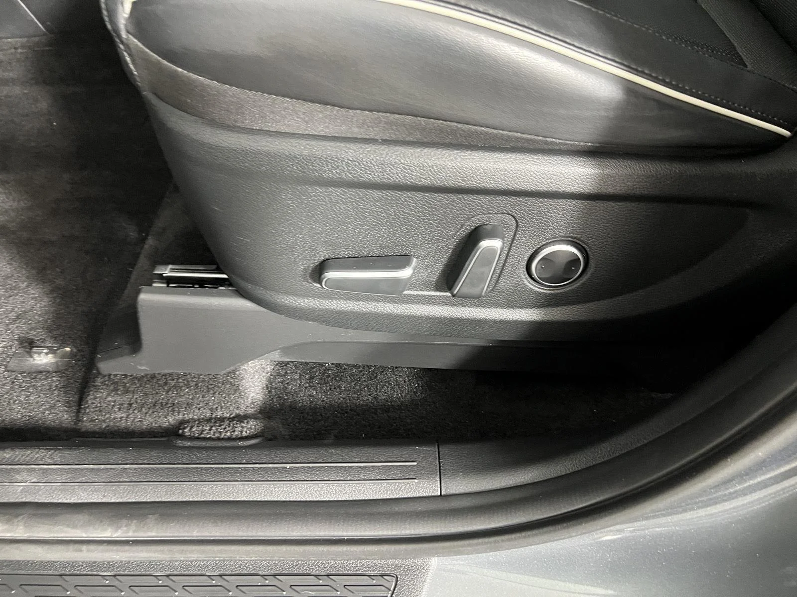 Used 2024 Steel Graphite Hyundai XRT image 6