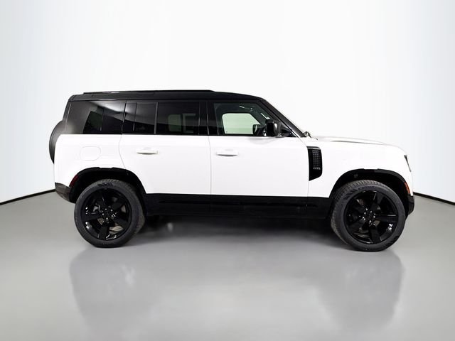 New 2026 Fuji White Land Rover X-Dynamic SE image 4