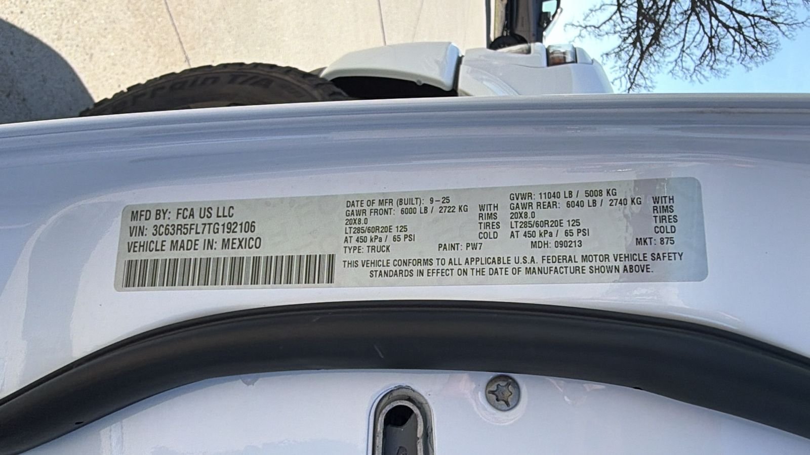 New 2026 Bright White Clear-Coat Exterior Paint RAM Laramie image 39