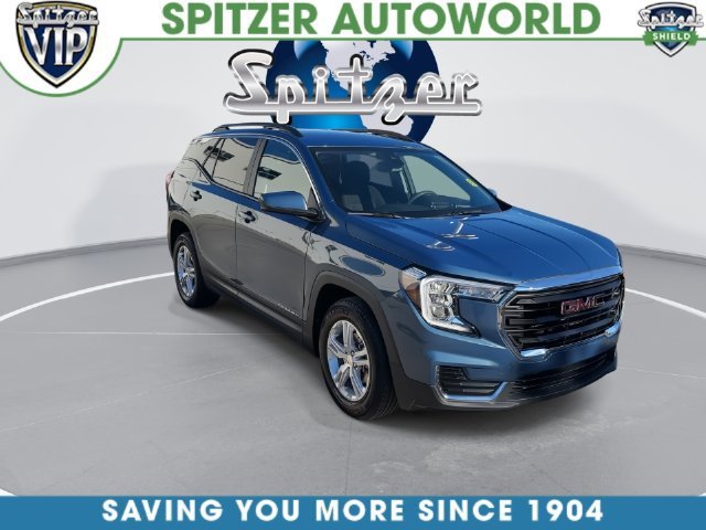 Certified Used 2024 Downpour Metallic GMC SLE image 4