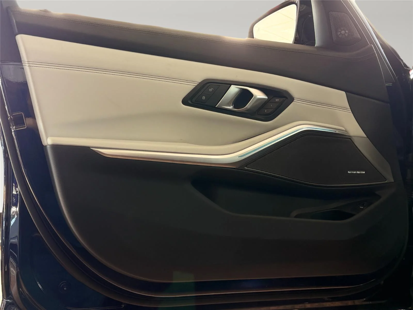 Used 2025 Tanzanite Blue II Metallic BMW Competition xDrive image 25