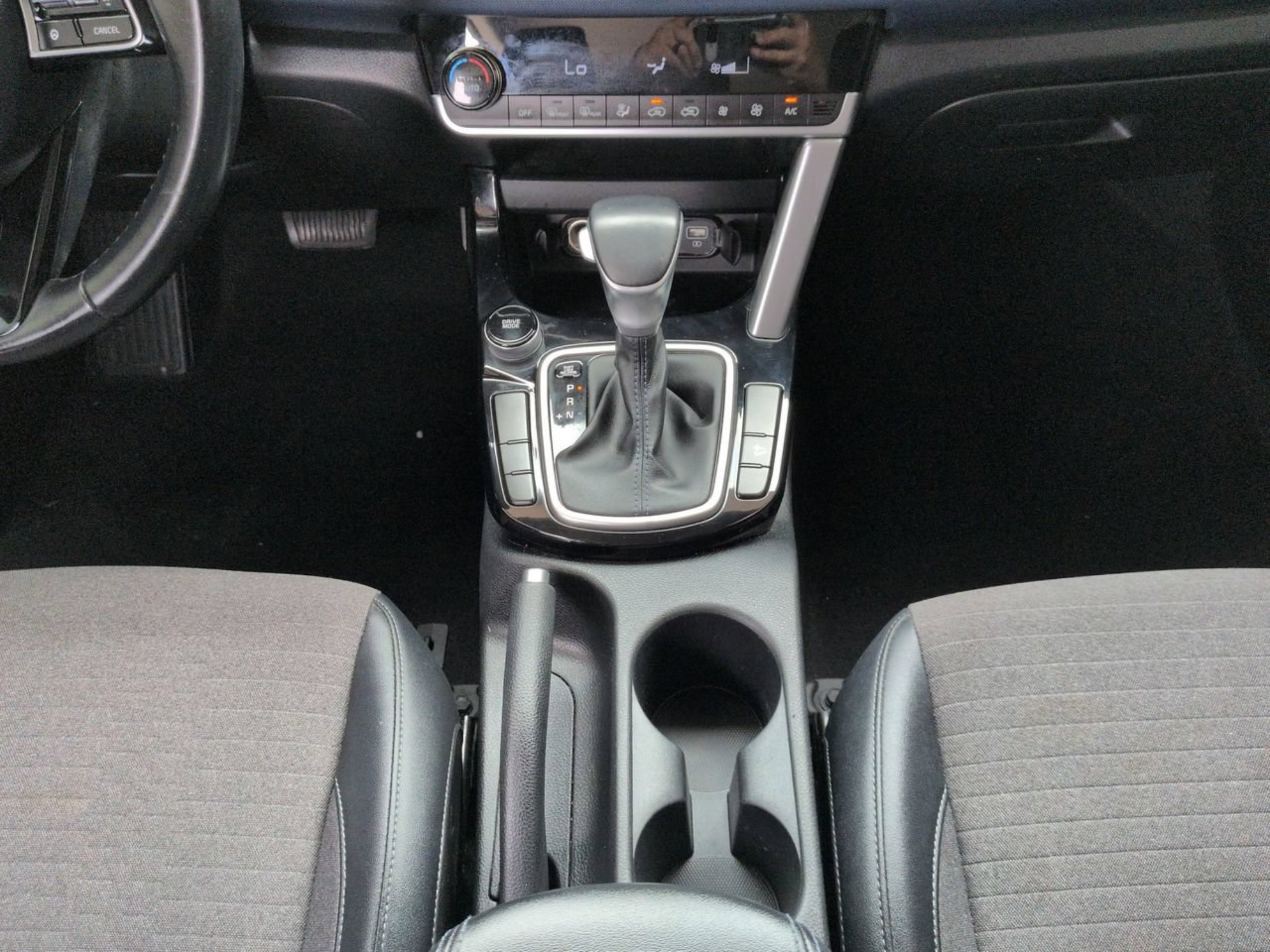 Certified Used 2022 Snow White Pearl Kia S image 16