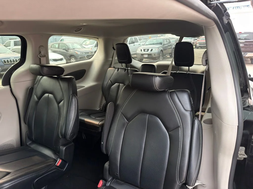 Used 2023 Black Chrysler Touring L image 14