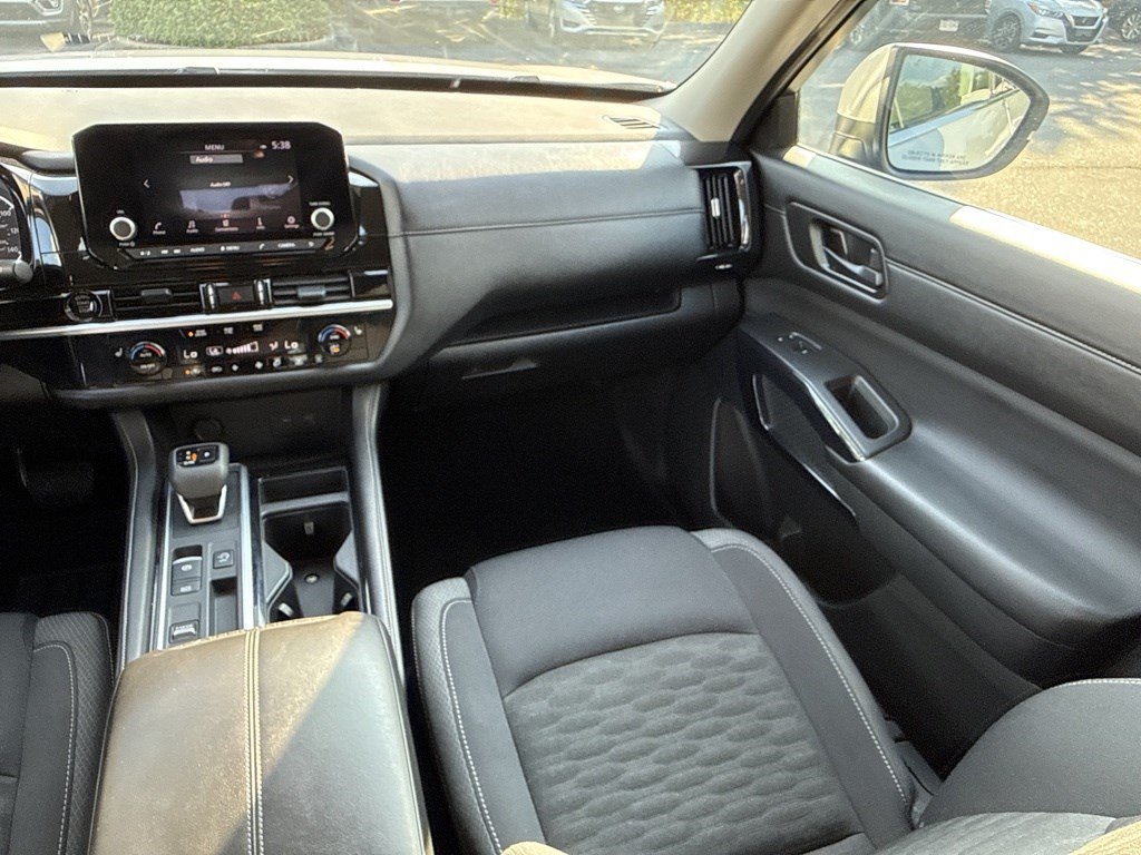 Used 2025 Brilliant Silver Metallic Nissan SV image 29