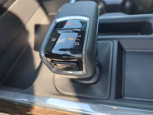 New 2026 Sterling Metallic GMC Elevation image 26