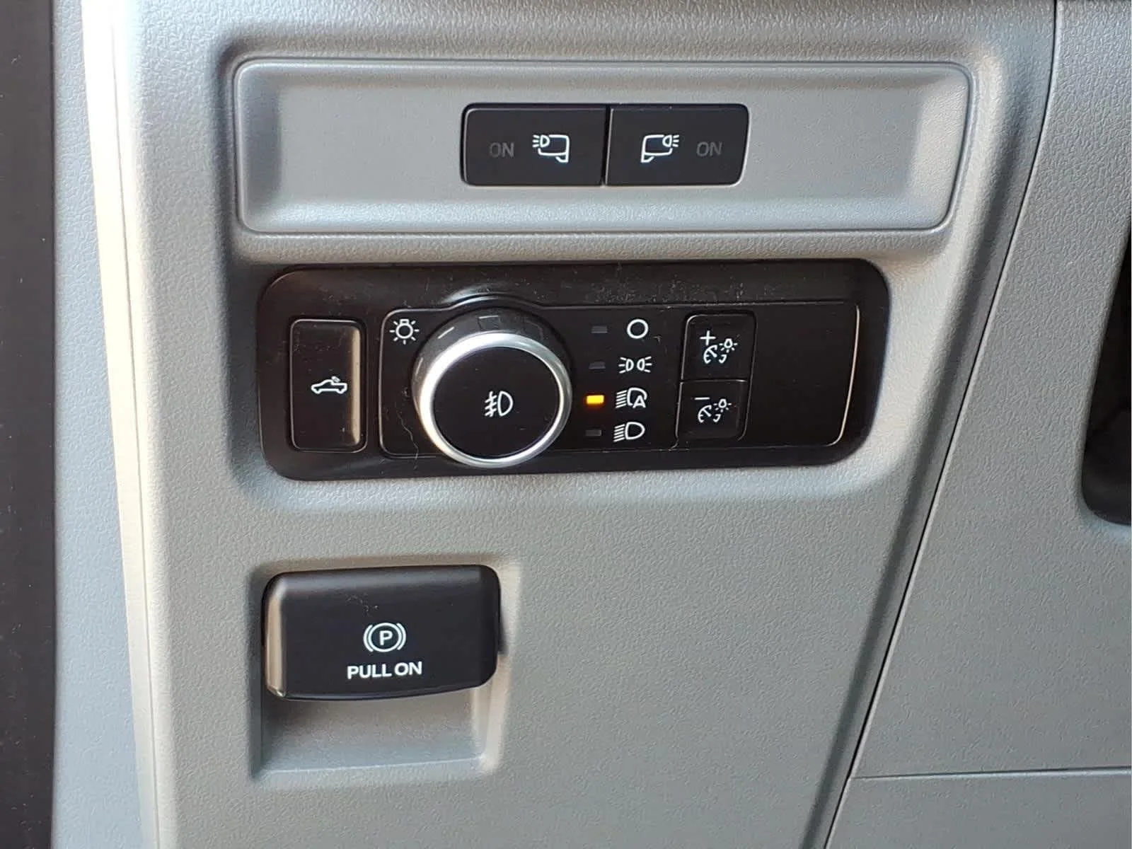 Used 2023 Oxford White Ford XLT image 13