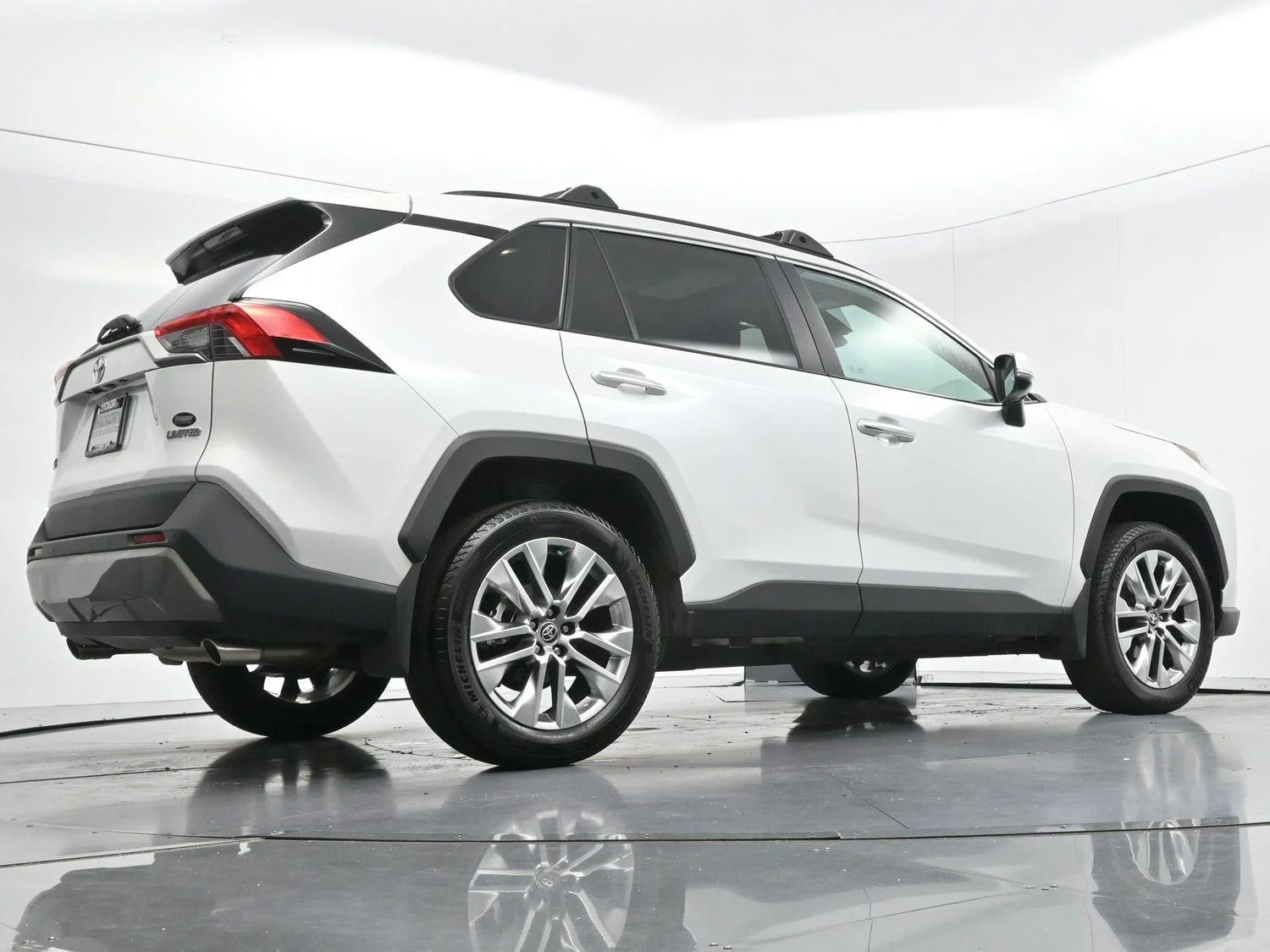 Used 2025 Wind Chill Pearl Toyota Limited image 51