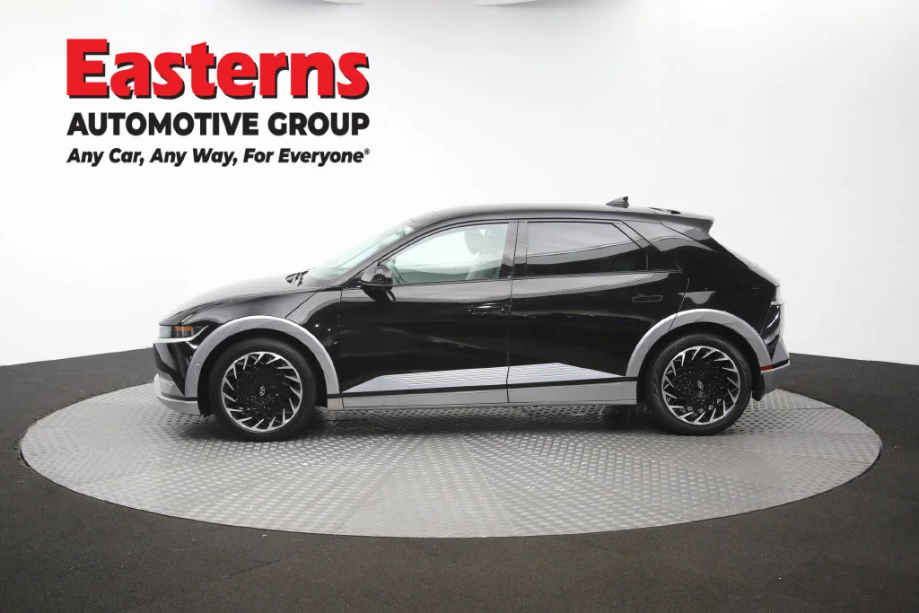 Used 2023 Black Hyundai Limited image 64