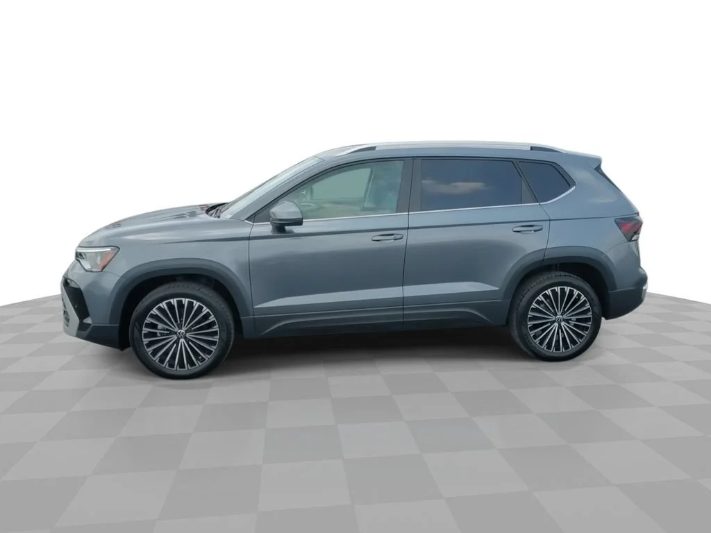 Used 2025 Gray Volkswagen 1.5T SE image 5