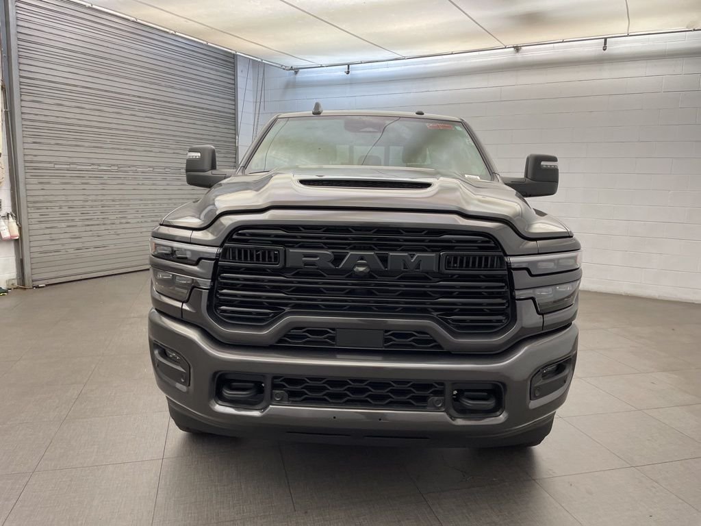 New 2026 Granite Crystal Metallic Clear-Coat Exterior Paint RAM Laramie SRW image 9