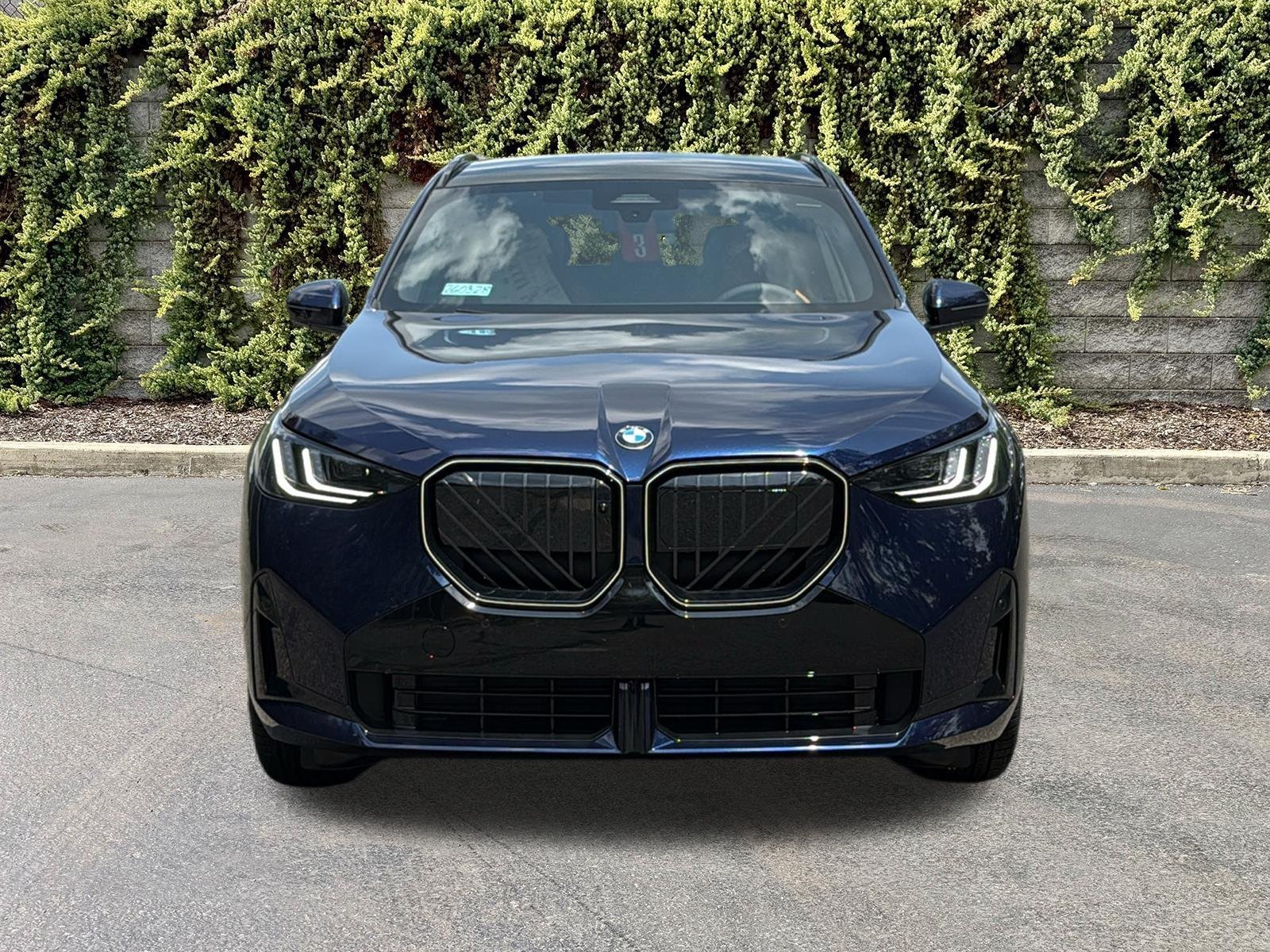 New 2026 Tanzanite Blue II Metallic BMW 30 xDrive image 2