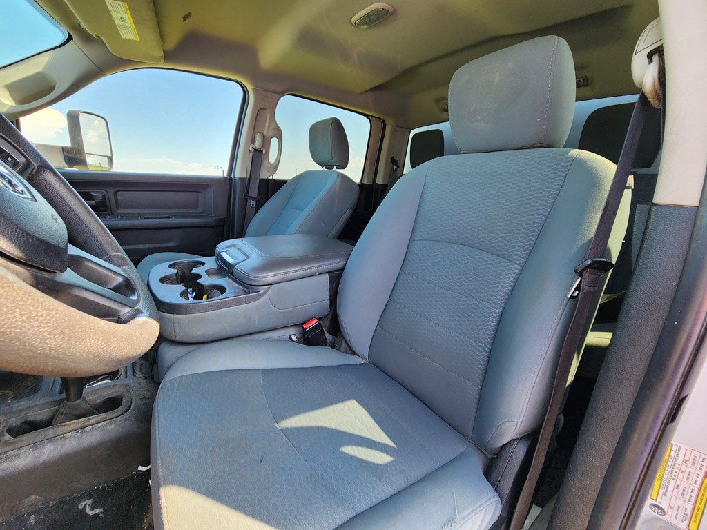 Used 2018 Bright White Clearcoat Ram Tradesman image 4