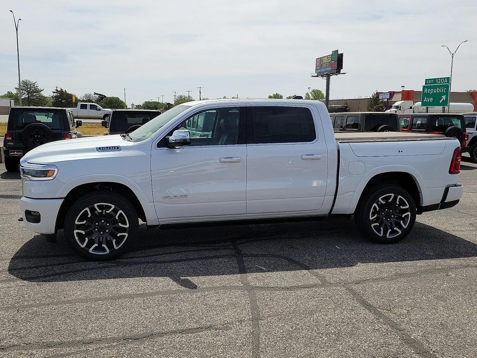 New 2026 Ivory White Tri-Coat Pearlcoat Ram LIMITED LONGHORN CREW CAB 4X4 5