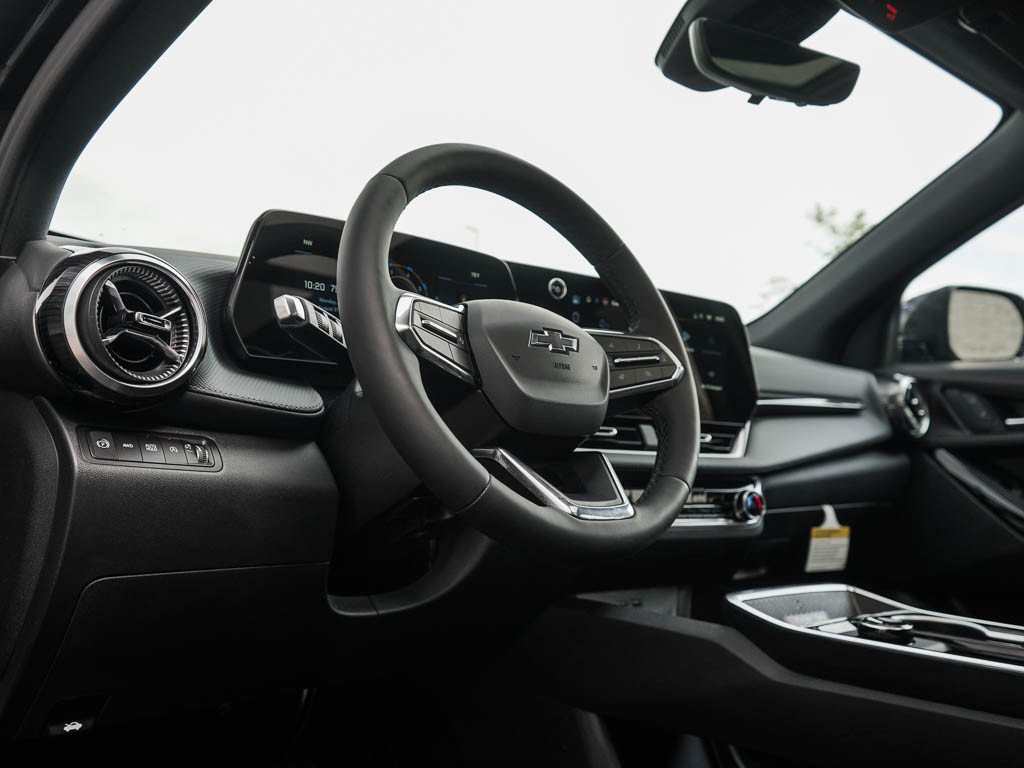 2027 Chevrolet Equinox LT - Photo 18