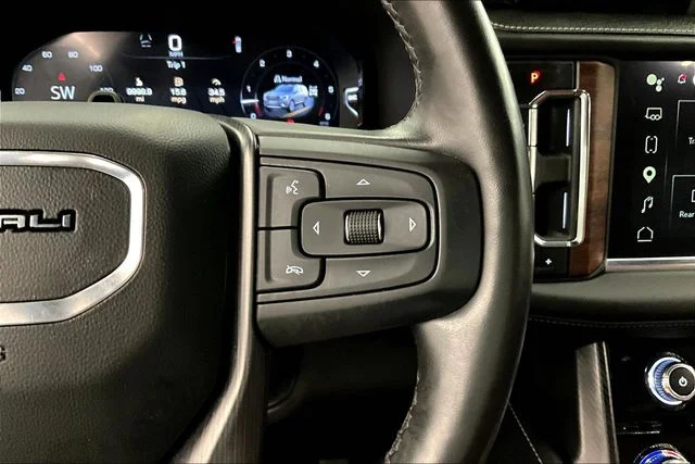 Used 2023 White Frost Tricoat GMC Denali Ultimate image 28