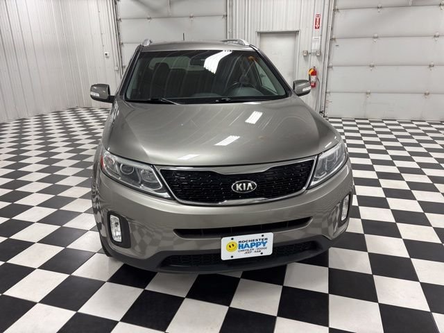 Used 2015 Kia Sorento LX with VIN 5XYKTCA65FG634038 for sale in Rochester, Minnesota