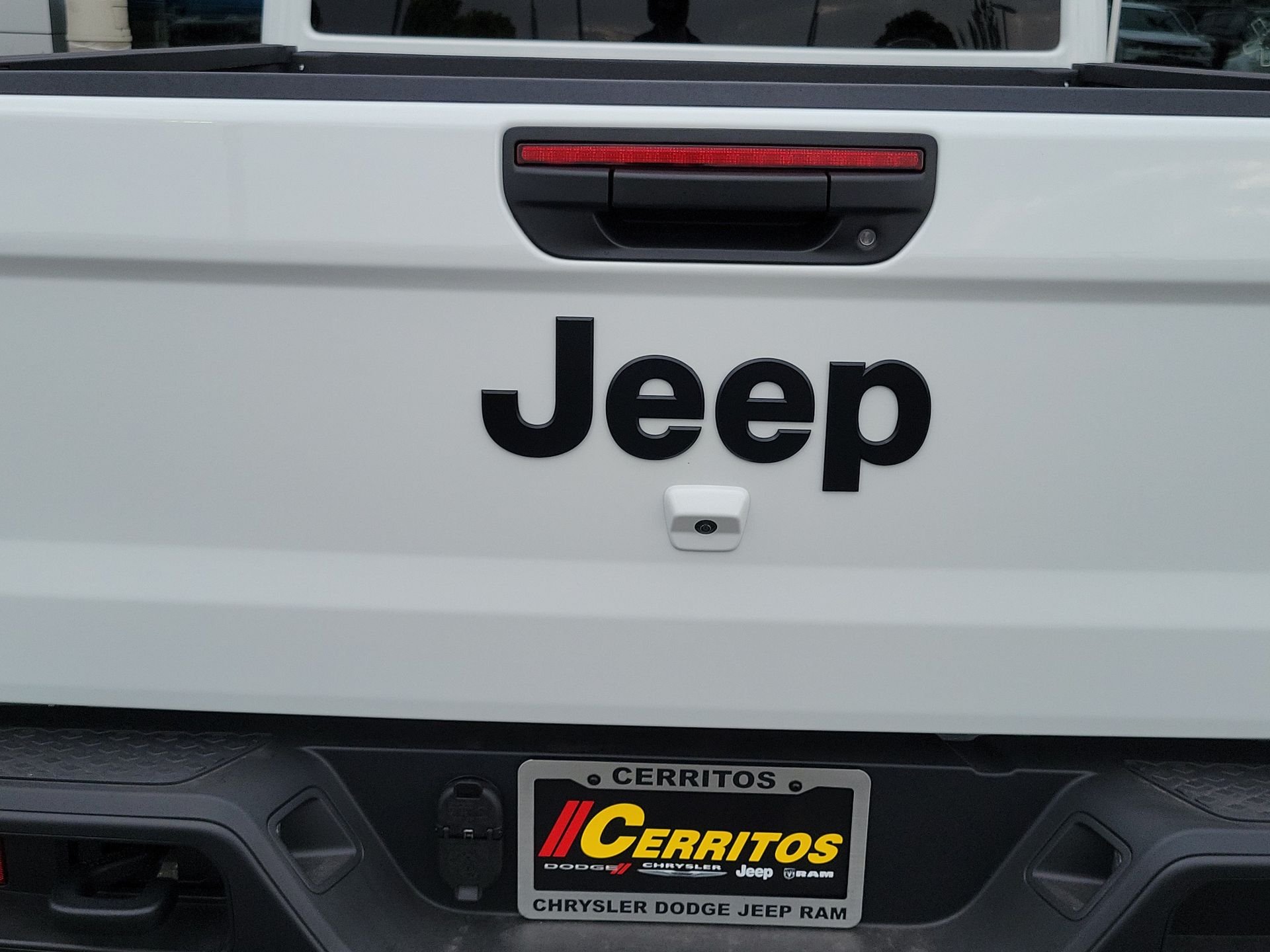 New 2026 Bright White Clear-Coat Exterior Paint Jeep Sport S image 15
