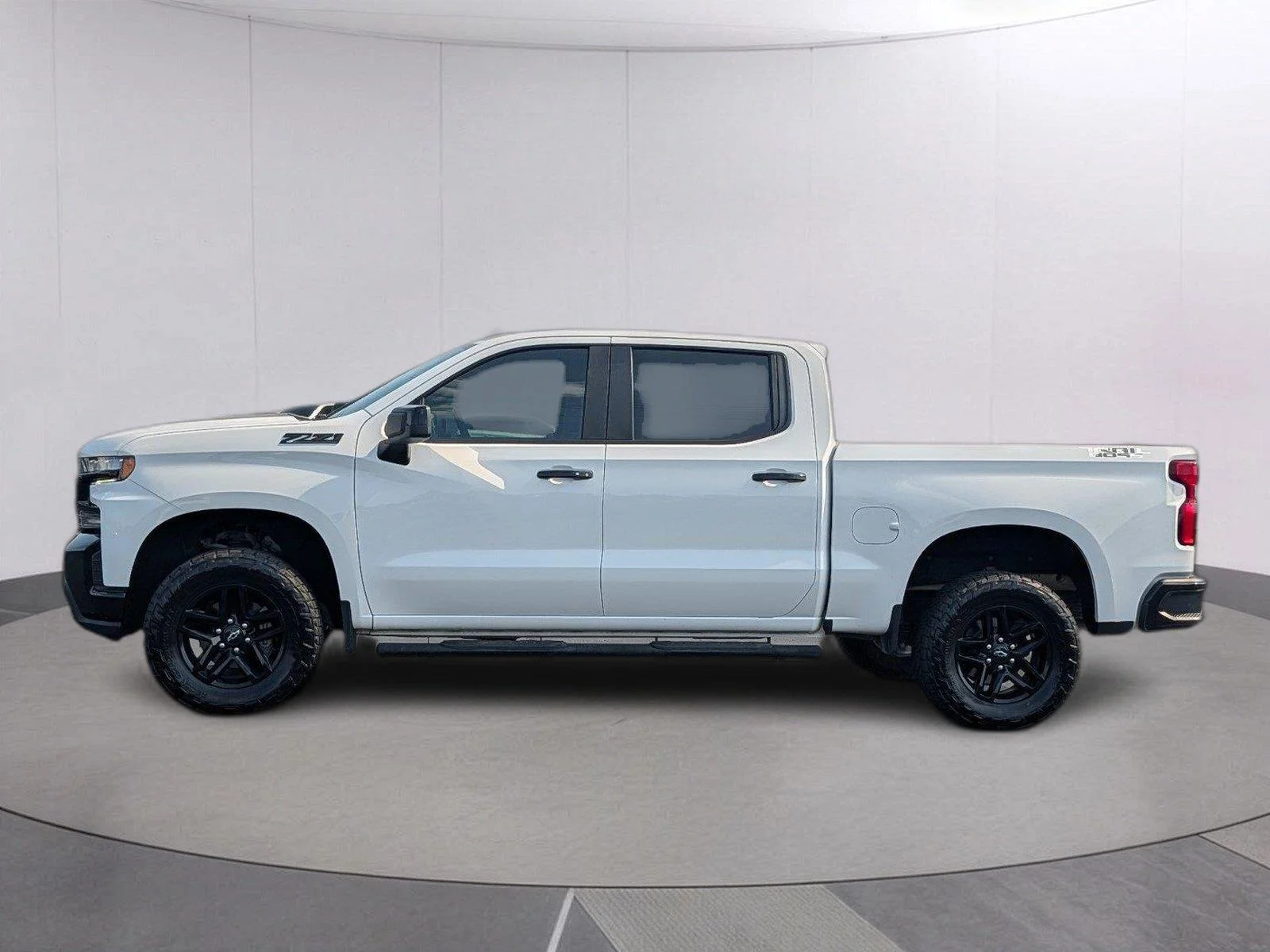 Used 2021 SUMMIT WHITE Chevrolet LT Trail Boss image 2