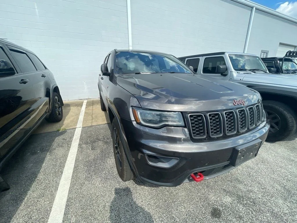 Used 2021 Gray Jeep Trailhawk image 6