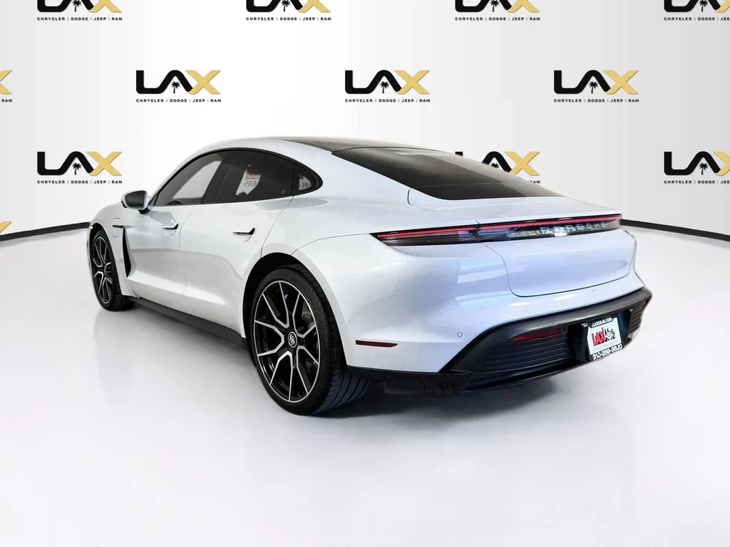 Used 2023 White Porsche Base image 5