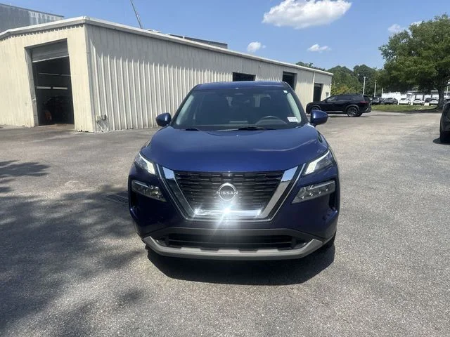 Used 2023 Blue Nissan SV image 2