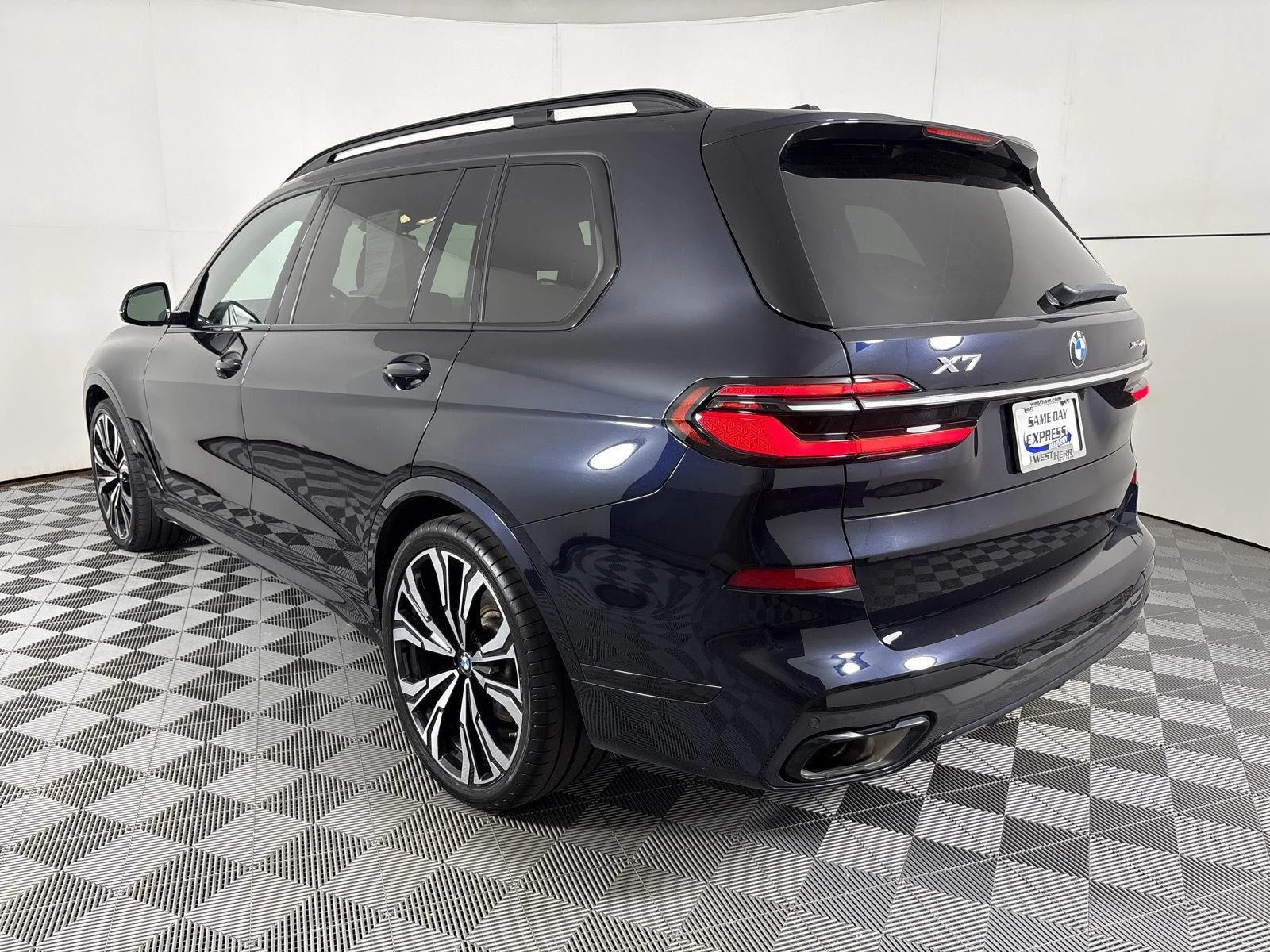 Used 2023 Carbon Black Metallic BMW xDrive40i image 21