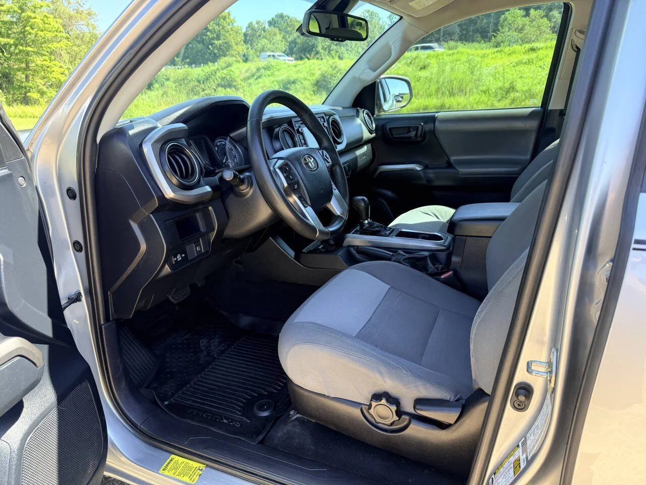 Used 2019 Silver Toyota SR5 V6 4x2 4dr Double Cab 5.0 ft SB image 12