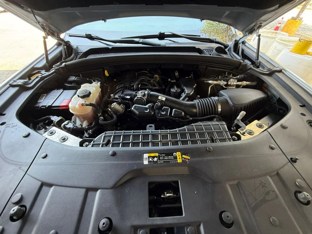 Used 2025 Silver Jeep Altitude image 20