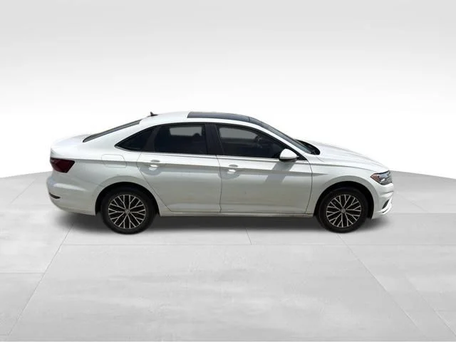 Used 2020 White Volkswagen 1.4T SE image 2