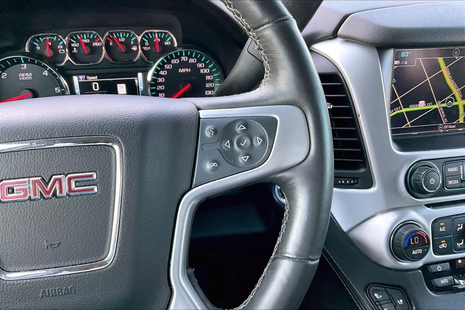 Used 2017 White Frost Tricoat GMC SLT image 23