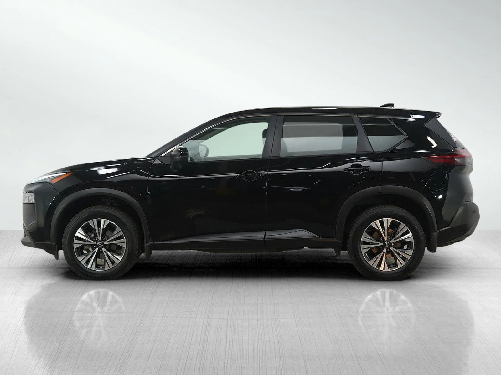 Used 2022 Nissan Rogue SV with VIN JN8BT3BB6NW330332 for sale in Minneapolis, Minnesota