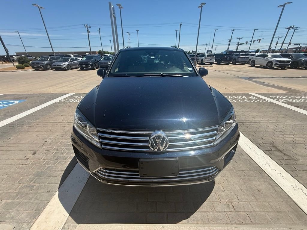 Used 2017 Moonlight Blue Volkswagen V6 image 3