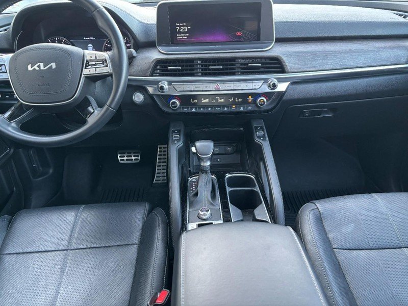 Used 2022 Everlasting Silver Kia SX FWD image 12