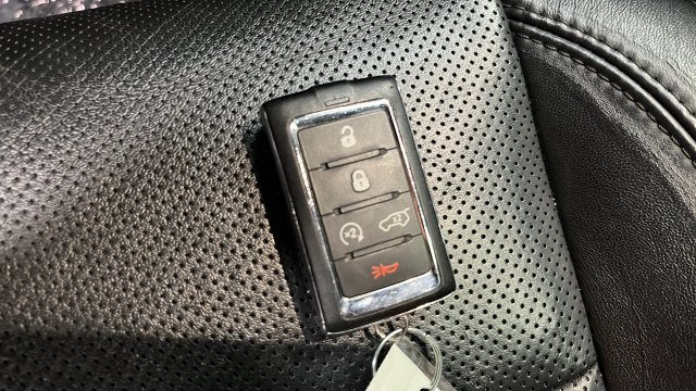 Used 2022 Baltic Gray Metallic Clearcoat Jeep Series II image 44