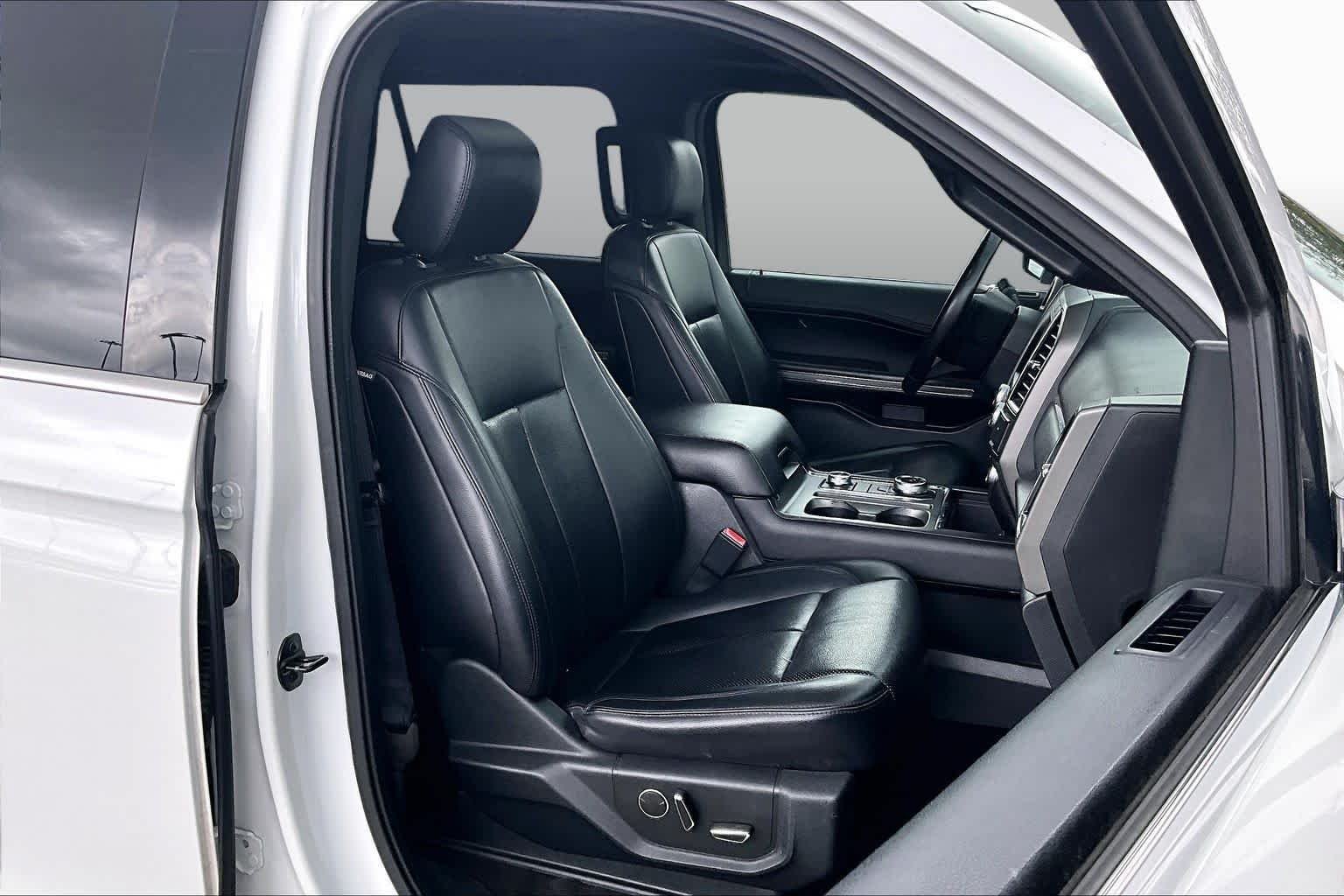 Used 2019 Oxford White Ford XLT image 9