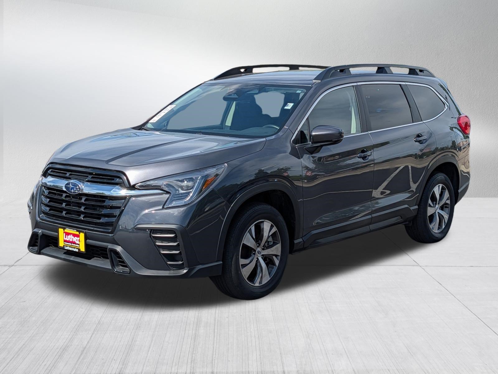 Used 2025 Magnetite Gray Metallic Subaru Premium image 3