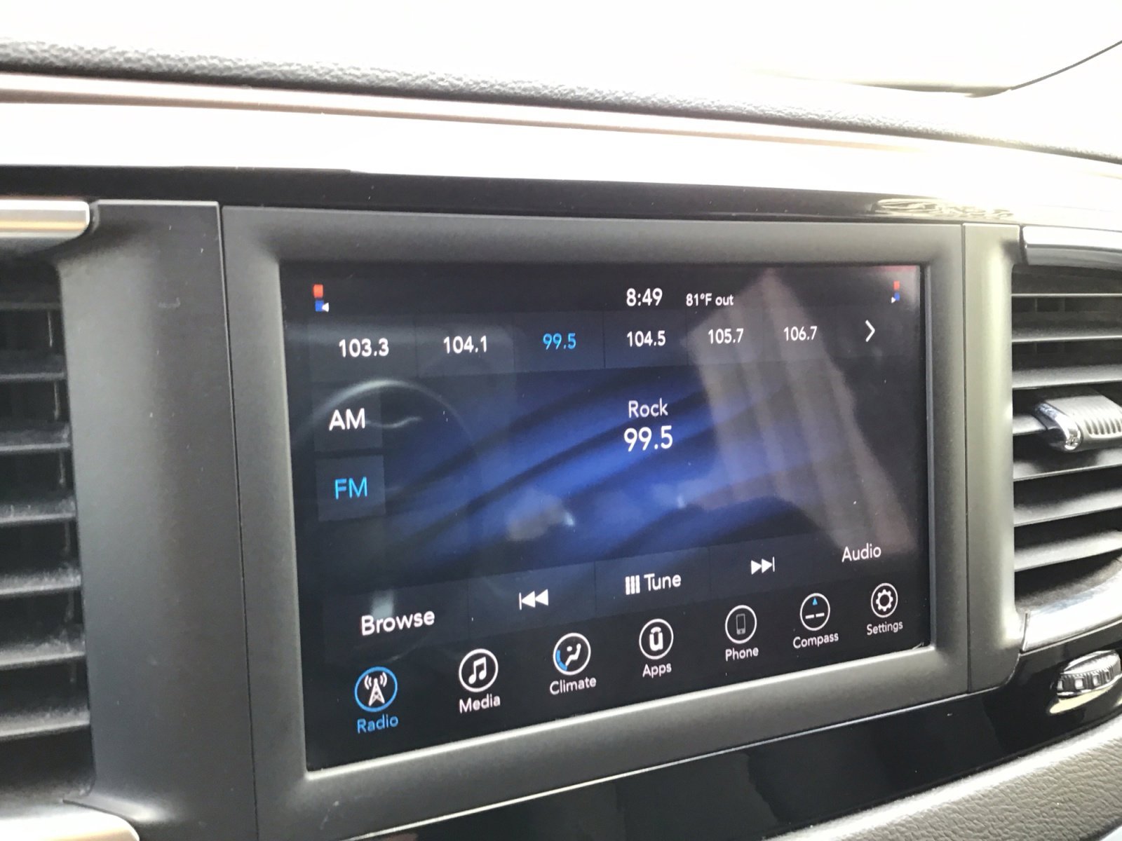 Used 2018 Velvet Red Pearlcoat Chrysler L image 16