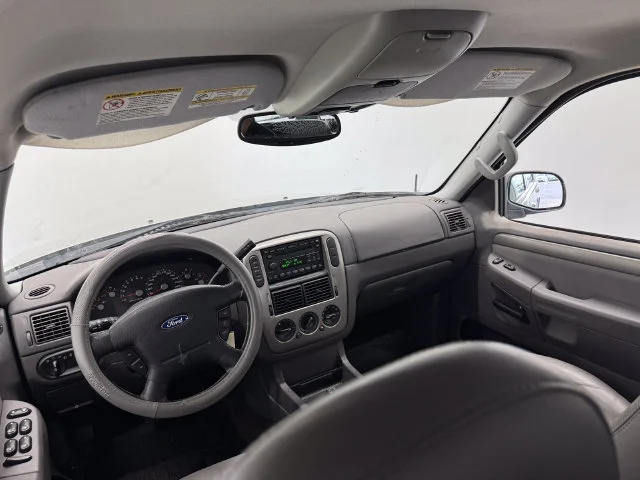 Used 2005 Silver Birch Clearcoat Metallic Ford XLT image 42