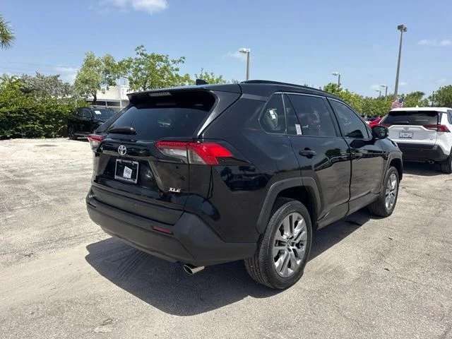 Used 2023 Black Toyota XLE Premium image 12