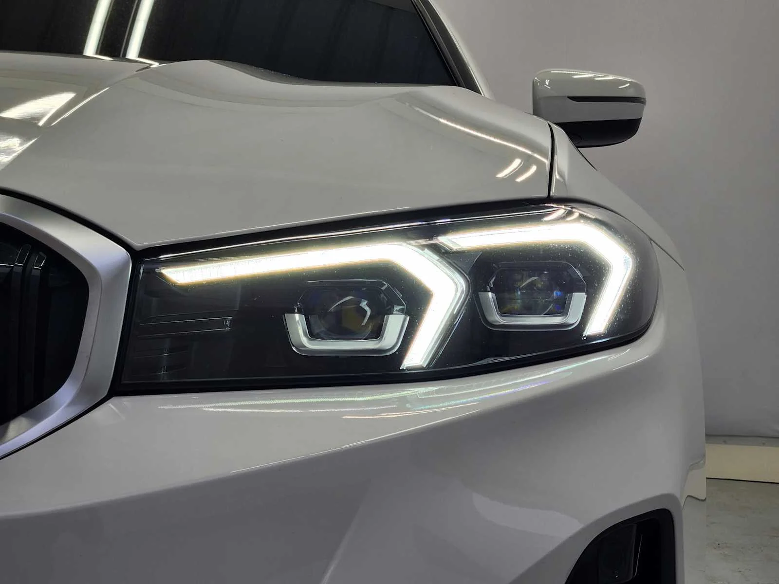 Certified Used 2025 Alpine White BMW 330i image 5
